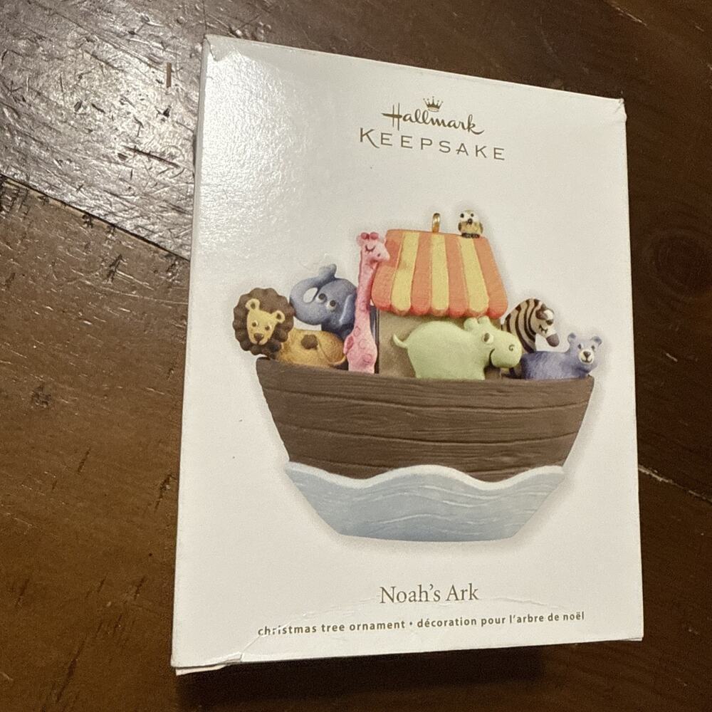 Hallmark Keepsake Noahโs Ark Christmas Tree Ornament Approx 3 in.